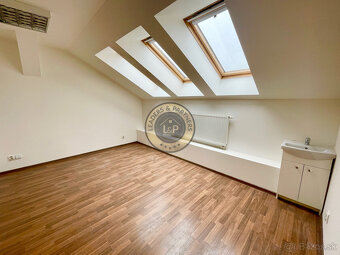 Na prenájom kancelária 16 m², Moyzesova ul., Košice-Staré Me - 2