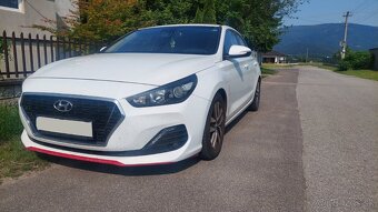 Predám Hyundai i30 Fastback - 2