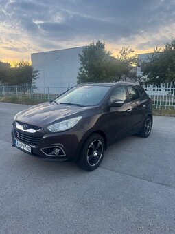 Hyundai ix35 2.0i DOHC D-CVVT Premium 4x4 A/T LPG - 2