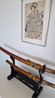 Predám 2 japonské meče so stojanom - 2