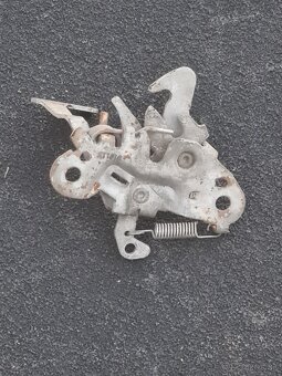 Peugeot Partner zamok kapoty - 2