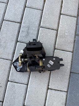 Vonkajsie tlacitko kufra w211 - 2