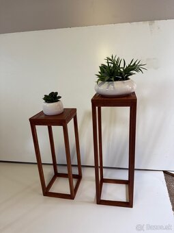 Drevené stojany na kvety - - 2