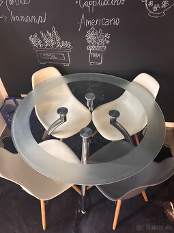 Stol a 4 stolicky - 2