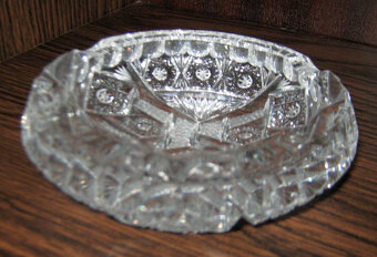 Krištálový popolník - 2