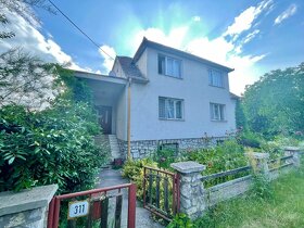ZĽAVNENÉ • Na predaj dom s veľkým pozemkom v obci Brodské - 2