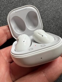 Samsung Galaxy Buds Live SM-R180 biele /SUPER CENA/ - 2