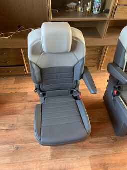 Prodám poslední řadu sedadel VW Multivan T7 Kůže - 2