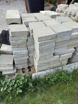 Použitá zachovalá betónová dlažba 20x20x5 - 2