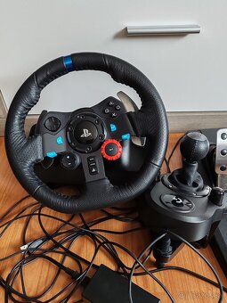 Volant Logitech + príslušenstvo - 2