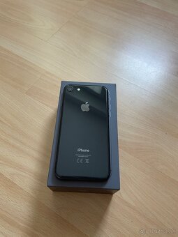 iPhone 8, 64 GB - 2
