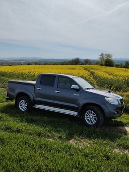 Toyota Hilux 3.0D4D automat - 2