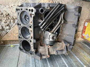 Motor audi 2,5 tdi 110kw v6 - 2