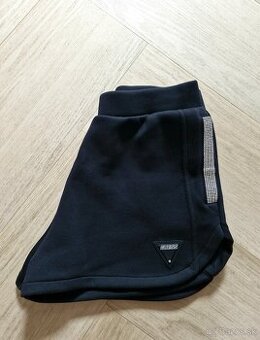 NOVE Guess sortky, kratase XS - M/L - 2