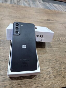 Samsung Galaxy S21 FE 5G - 2