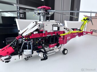 LEGO® Technic 42145 Záchranárska helikoptéra Airbus H175 - 2