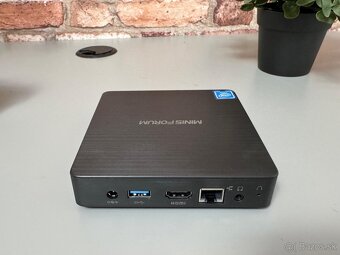 MinisForum\4GB\64GB SSD\Intel HD Graphics 400 - 2