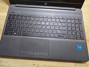 Hp 250 G9 v super stave s intel core i3 12 generacie 8gb ram - 2