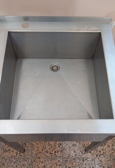 Nerezový drez  70x70cm - 2