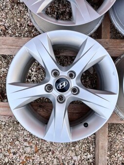 5x114,3 R16 originál alu disky Hyundai i40 - ET 40 - 2