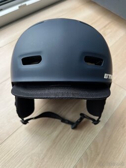 ZIMNA PRILBA DECATHLON - 2