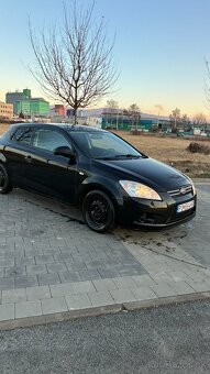 KIA ProCeed 2009 77kw Čierna metalíza - 2