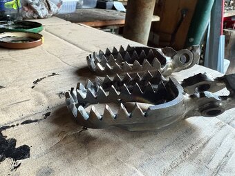 Titánové stupačky Ktm - 2