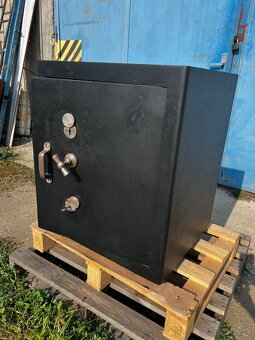 Starožitný trezor - 2