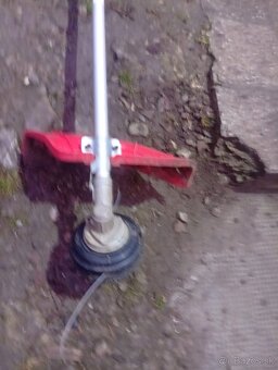 Predám tieto 2krovinorezy - 2