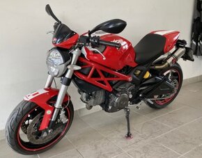 Ducati monster 696 - 2