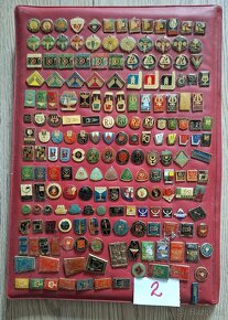 Zbierka rôznych odznakov v počte 1959 kusov. - 2
