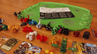 21 ks Bakugan(+1mini), kartičky a aréna - 2