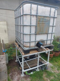 Predam 1000l nadrz so stolom - 2