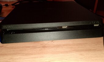Predám PS4 500GB - 2