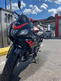 Aprilia tuono 125 - 2