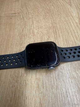 Predám Apple Watch SE 44mm Nike - 2