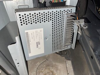 Mercedes s class w221 w216 cl zosilnovač radia - 2