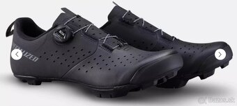 Tretry Specialized Black vel.45 - 2