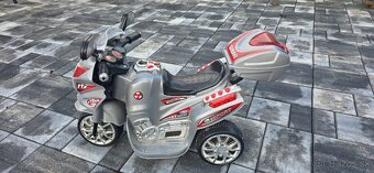 Detská elektrická trojkolka - 2