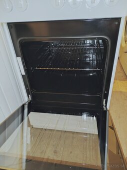 Predám elektrycký šporák Mora - 2