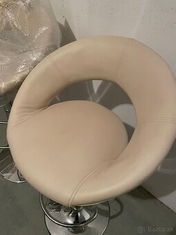 Predám dve barové stoličky - 2