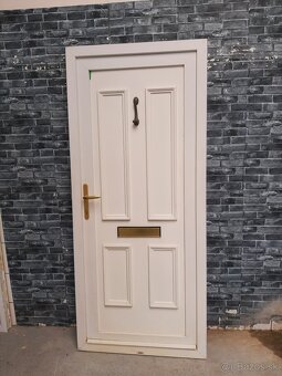 Plastové dvere Č. 261. Ľ - 2