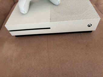 Xbox One S - 2