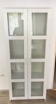 Sklenená vitrína Brimnes Ikea - 2