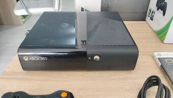 Xbox 360 Slim 250GB + 4 originálne hry - 2