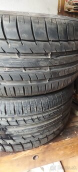 letné pneumatiky 245/35 R19 - 2