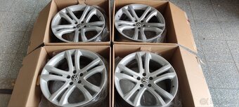 VW Savannah R19 5x112 9J ET33 - 2