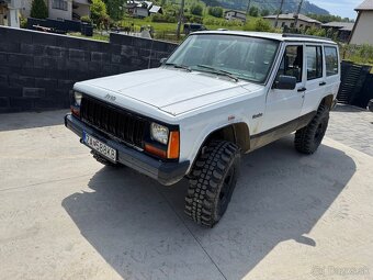Jeep cherokee xj 2.5i 90kw - 2