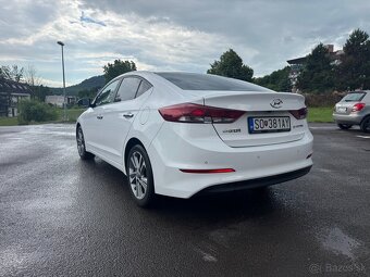 Hyundai Elantra - 2