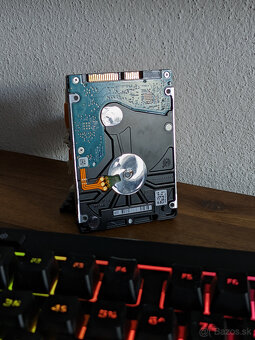 1TB Seagate Barracuda 2.5" HDD • 7200RPM • 100% stav (SMART - 2